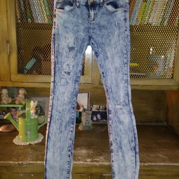 V.I.P. Jeans - Picture 2 of 2